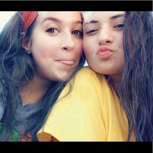 Meet your Poshers, Ainsley and Katie